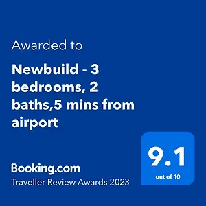  Holiday home Newbuild - 3 Bedrooms, 2 Baths,5 Mins From Airport