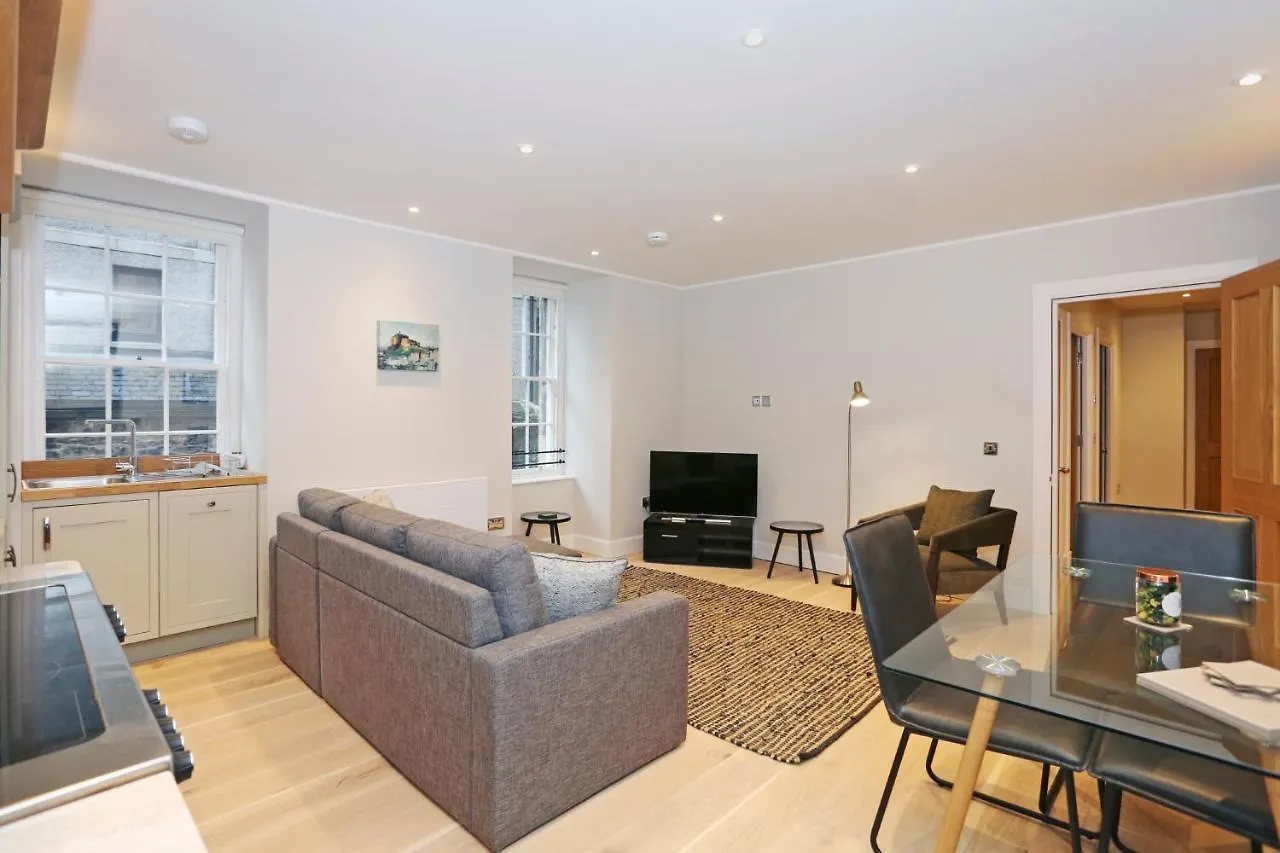 Joivy Modern And Airy Flat On The Historic Royal Mile Apartment Edinburgh United Kingdom