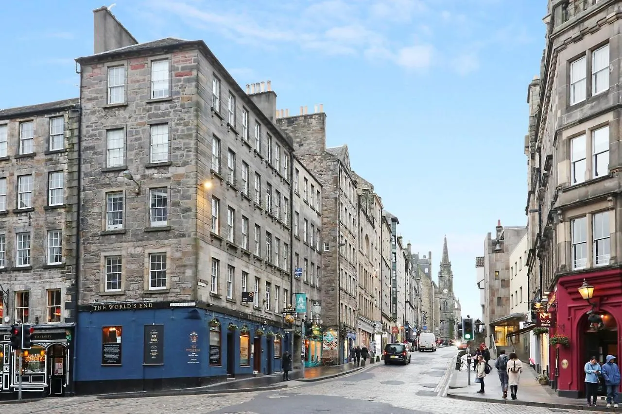 Joivy Modern And Airy Flat On The Historic Royal Mile Apartment Edinburgh